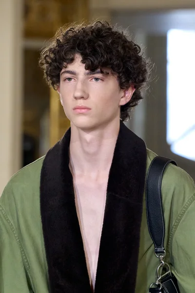 Look 96